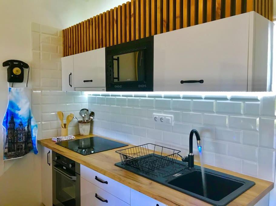 Casa Nueva En Vigo Rural Mos Con Jacuzzi Y Chimenea Para Escapada Romantica 庞特维德拉 外观 照片