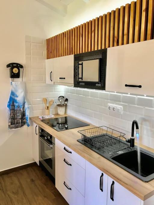 Casa Nueva En Vigo Rural Mos Con Jacuzzi Y Chimenea Para Escapada Romantica 庞特维德拉 外观 照片